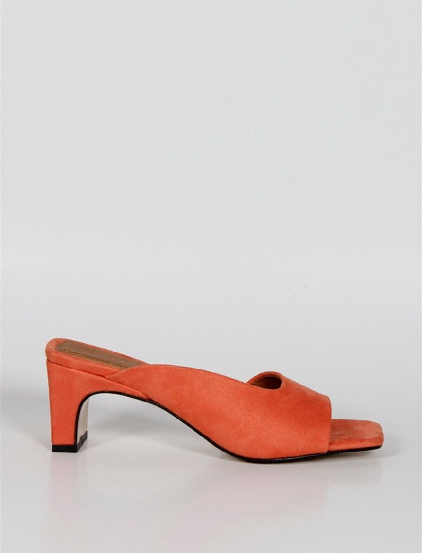 Satranç Kalın Topuklu Açık Ayakkabı Satranç Kalın Topuklu Açık Ayakkabı